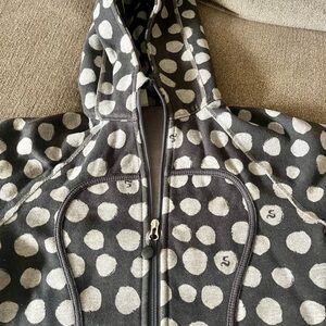 Size 6 (very small) lululemon sweatshirt